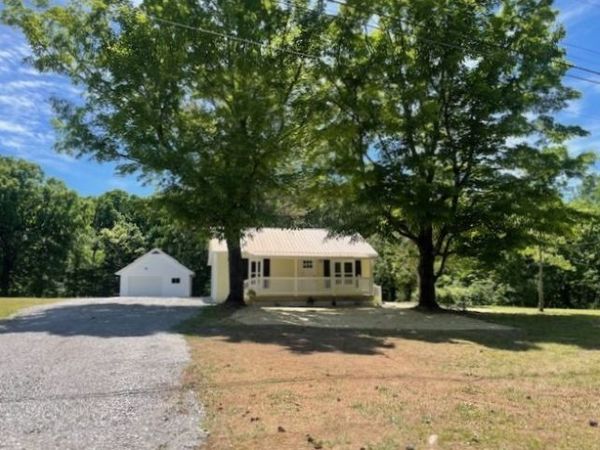 2625 Old Blacktop Rd , Mc Ewen, TN 37101