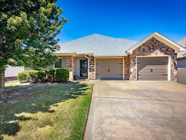 1335 Bobali Gardens, Conway, AR 72034