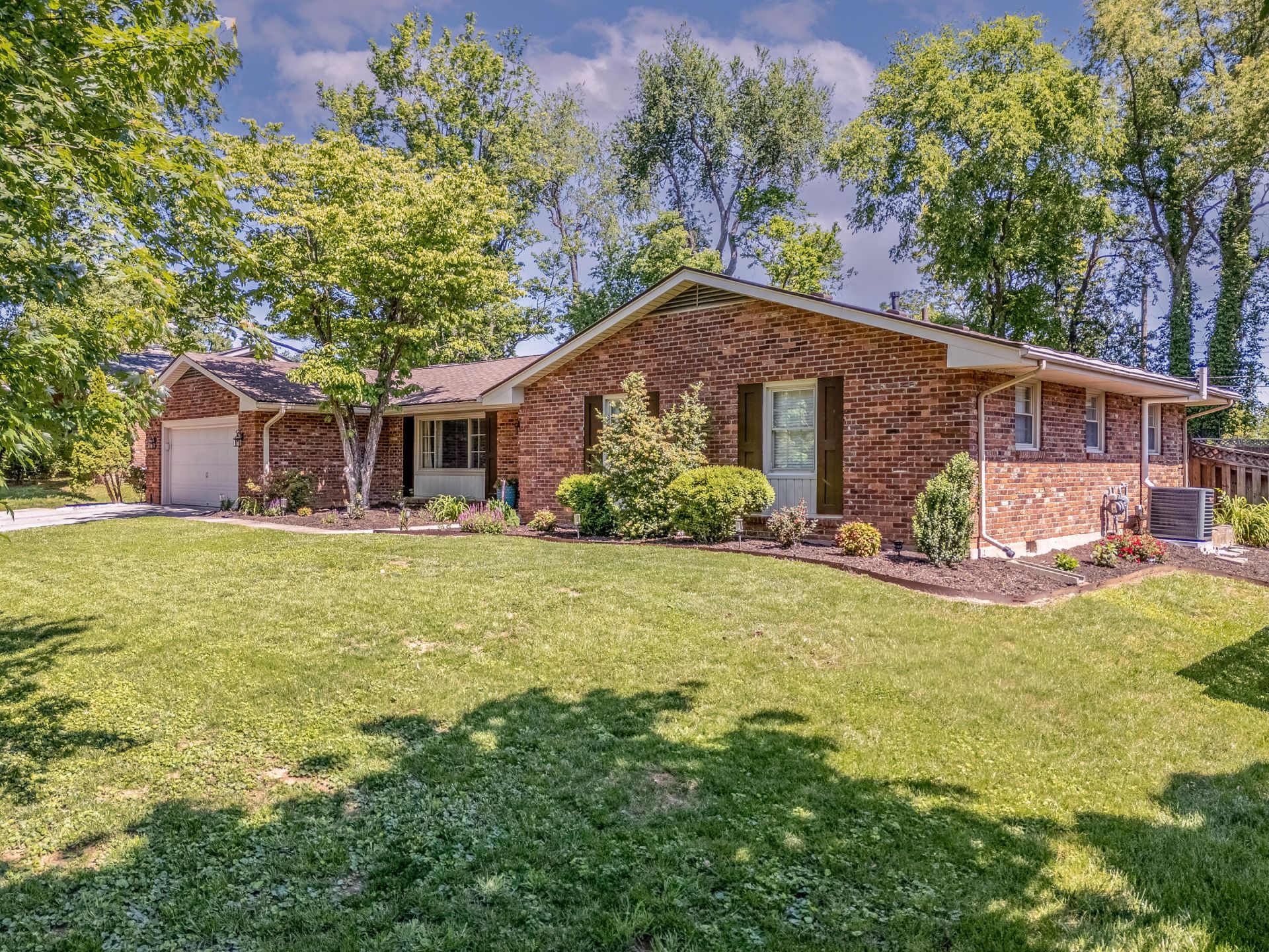 733 Malabu Drive, Lexington, KY 40502 Main Photo