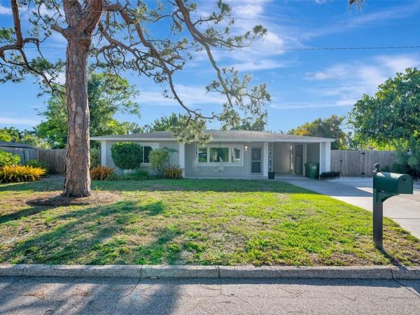 5015 EASTCHESTER DRIVE , SARASOTA, FL 34234