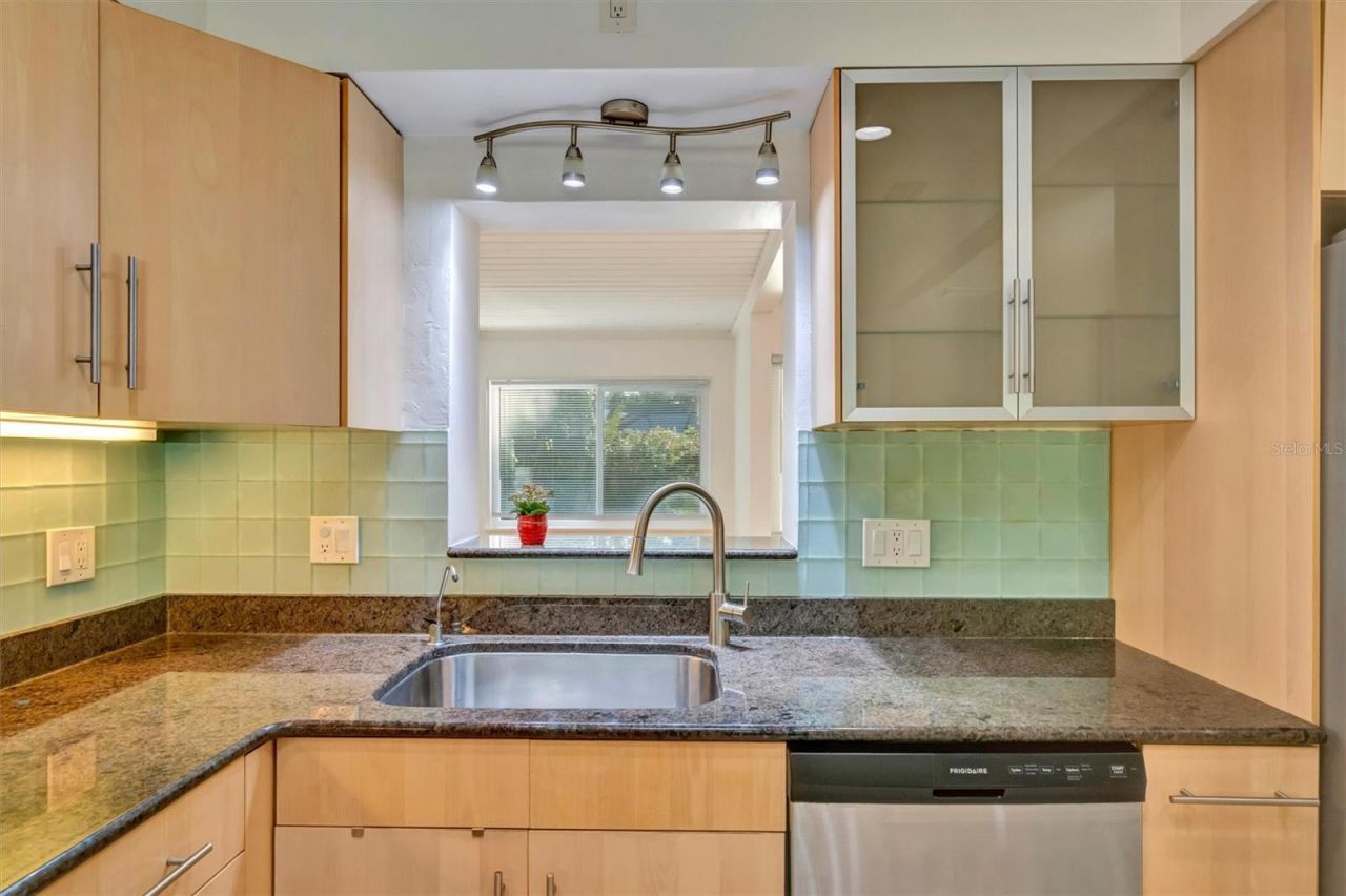 5015 Eastchester Drive , Sarasota, FL 34234 Photo