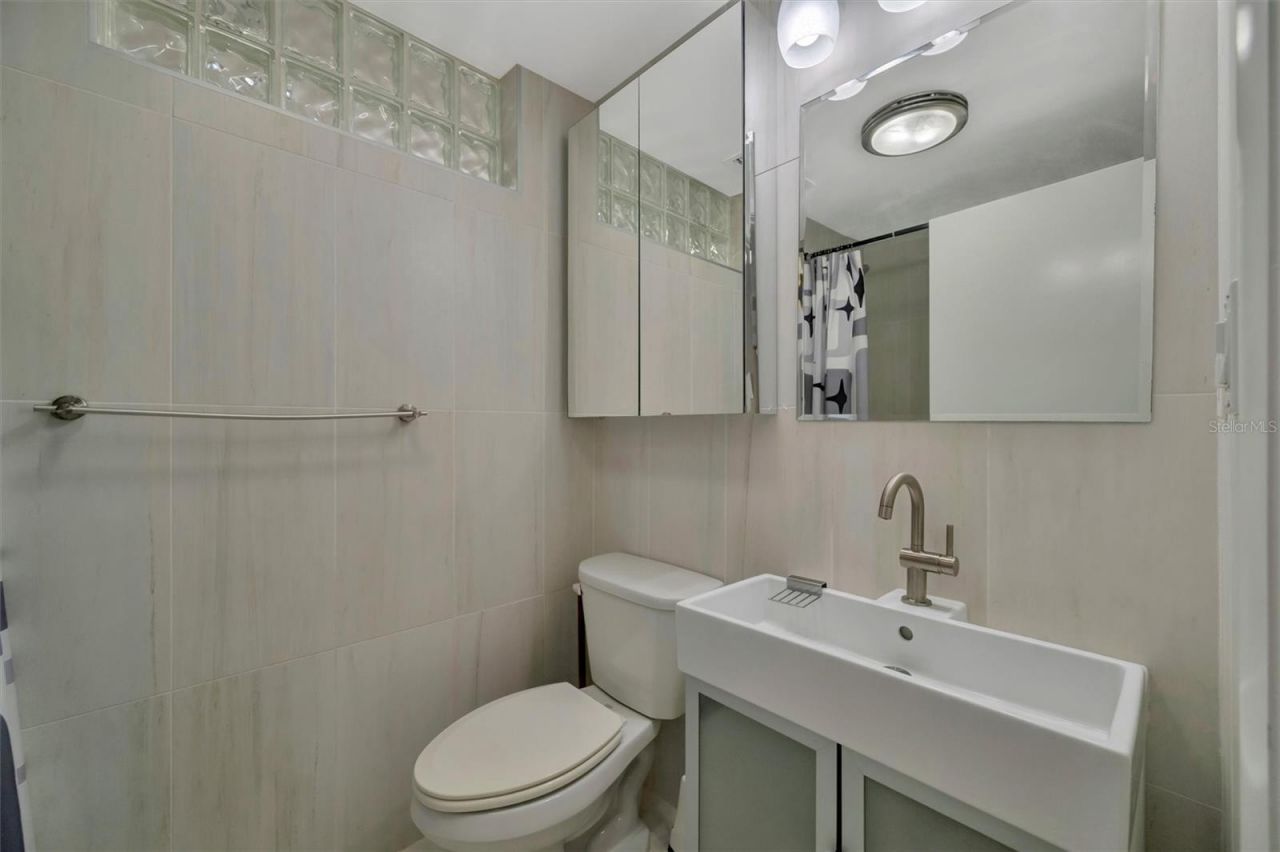 5015 Eastchester Drive , Sarasota, FL 34234 Photo