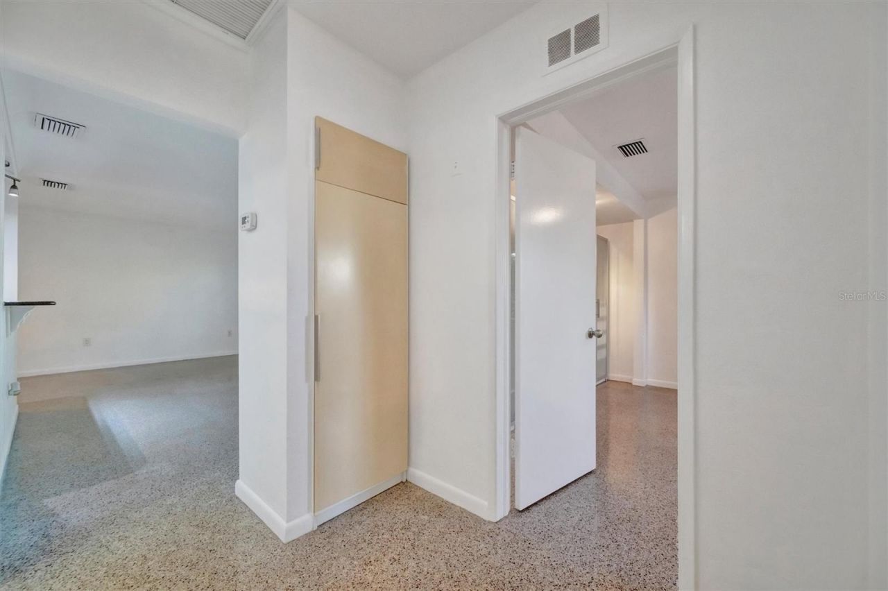 5015 Eastchester Drive , Sarasota, FL 34234 Photo