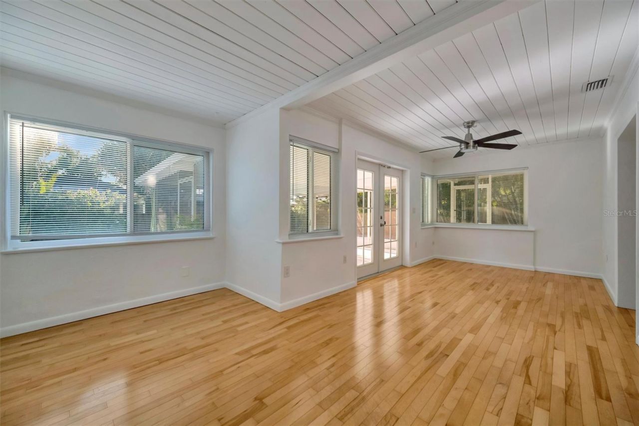 5015 Eastchester Drive , Sarasota, FL 34234 Photo