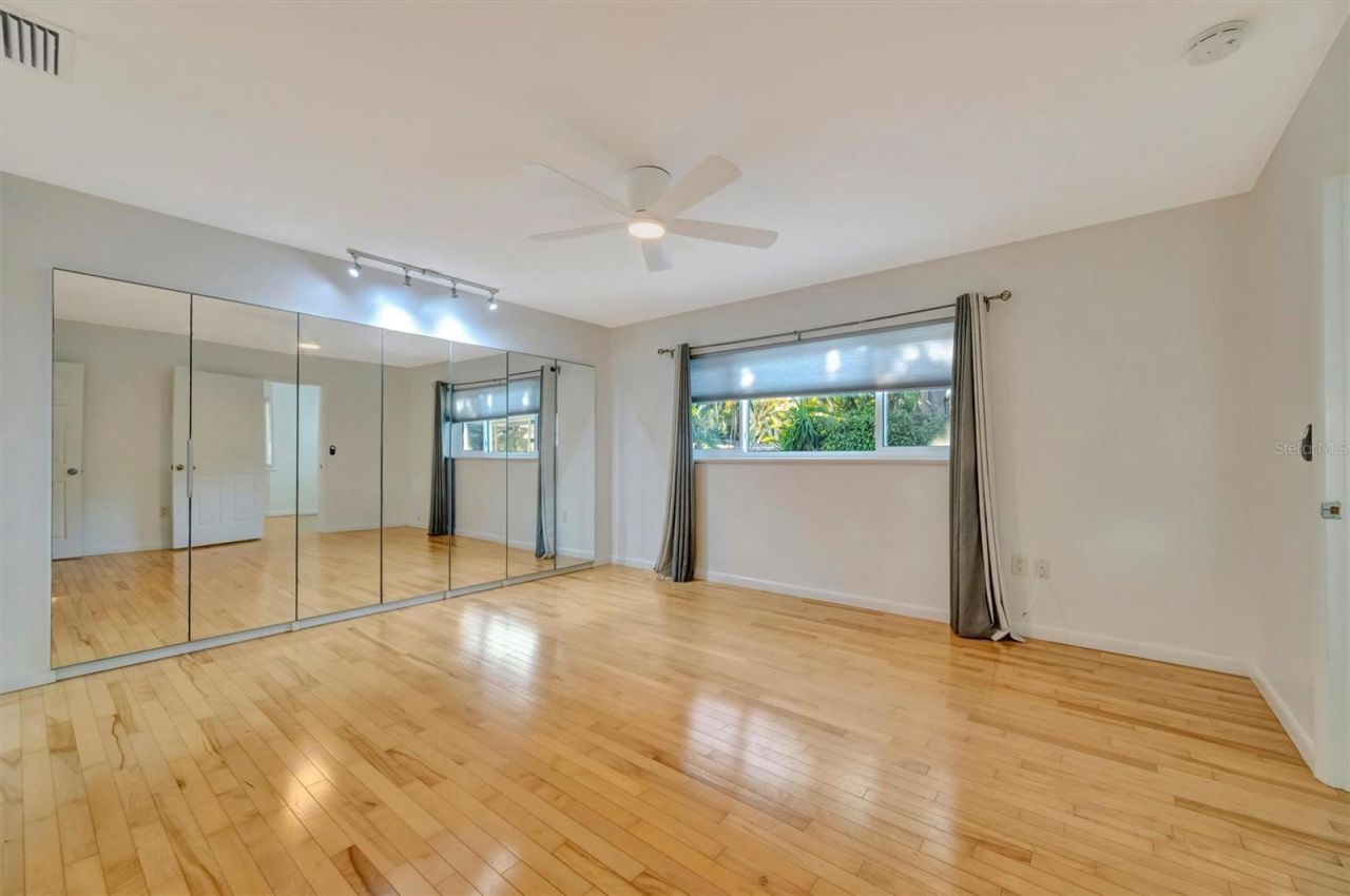 5015 Eastchester Drive , Sarasota, FL 34234 Photo