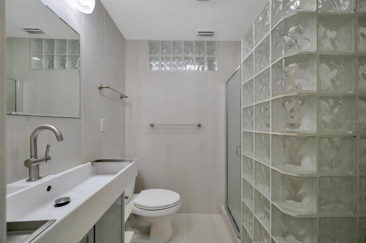 5015 Eastchester Drive , Sarasota, FL 34234 Photo