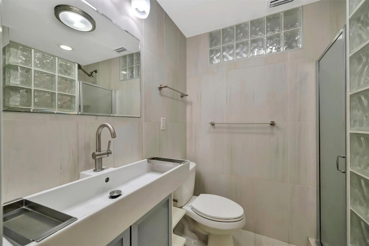 5015 Eastchester Drive , Sarasota, FL 34234 Photo