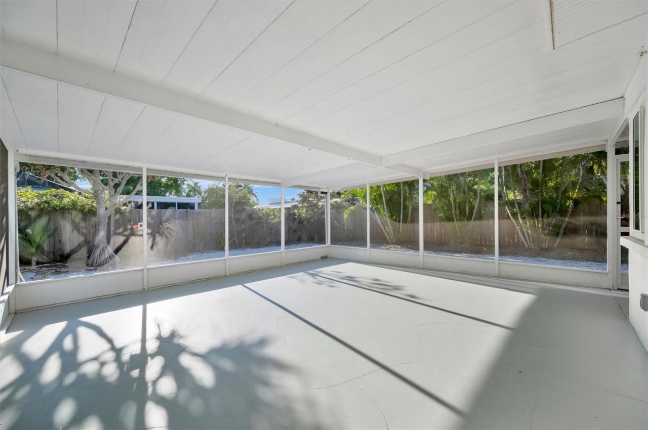 5015 Eastchester Drive , Sarasota, FL 34234 Photo