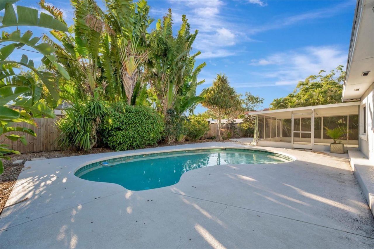5015 Eastchester Drive , Sarasota, FL 34234 Photo