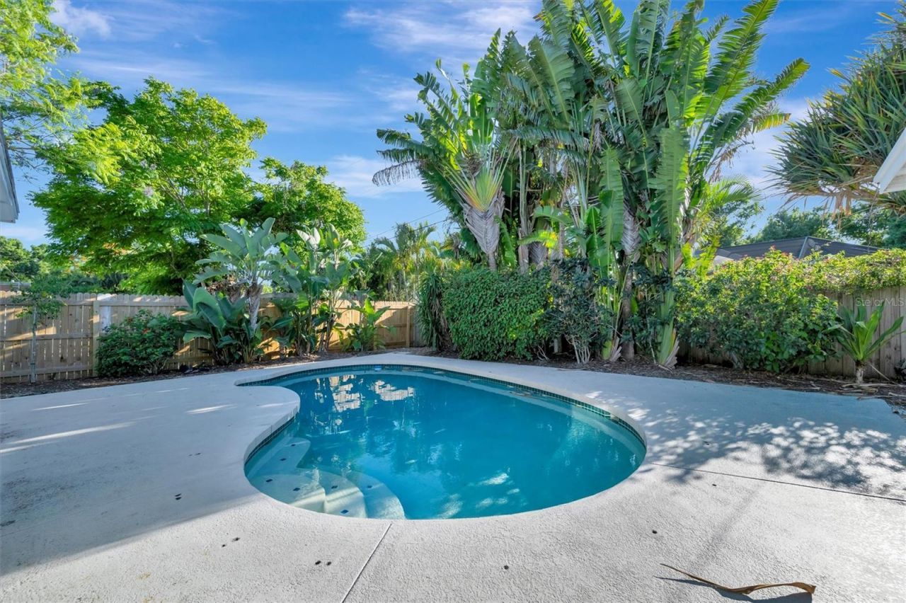 5015 Eastchester Drive , Sarasota, FL 34234 Photo