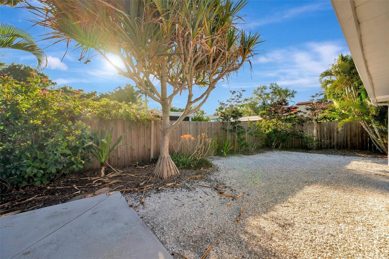 5015 Eastchester Drive , Sarasota, FL 34234 Photo