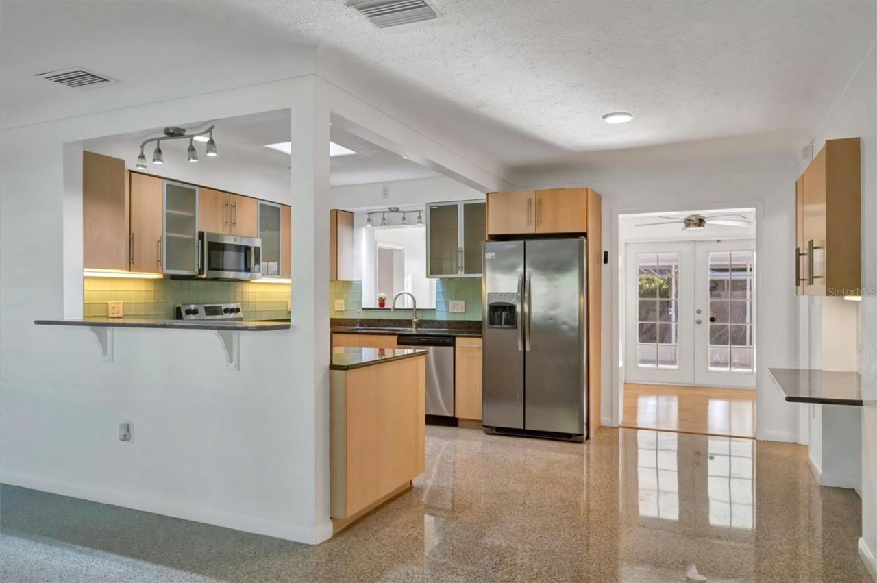 5015 Eastchester Drive , Sarasota, FL 34234 Photo