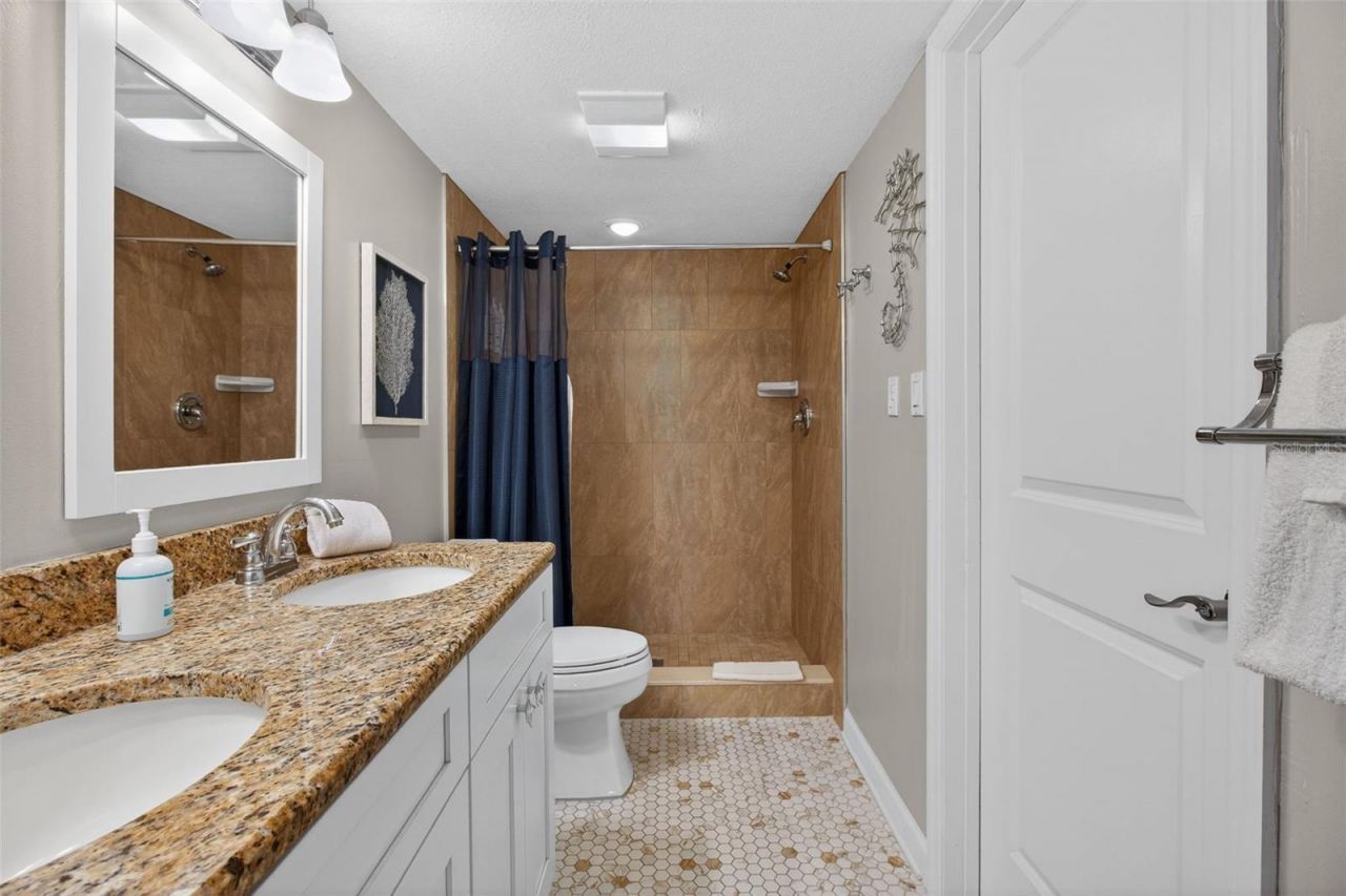 14600 Gulf Boulevard, Unit 401, Madeira Beach, FL 33708 Photo