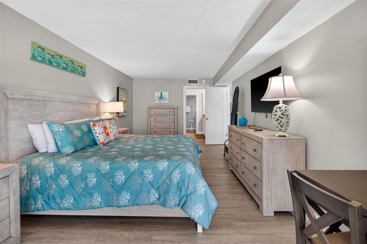 14600 Gulf Boulevard, Unit 401, Madeira Beach, FL 33708 Photo