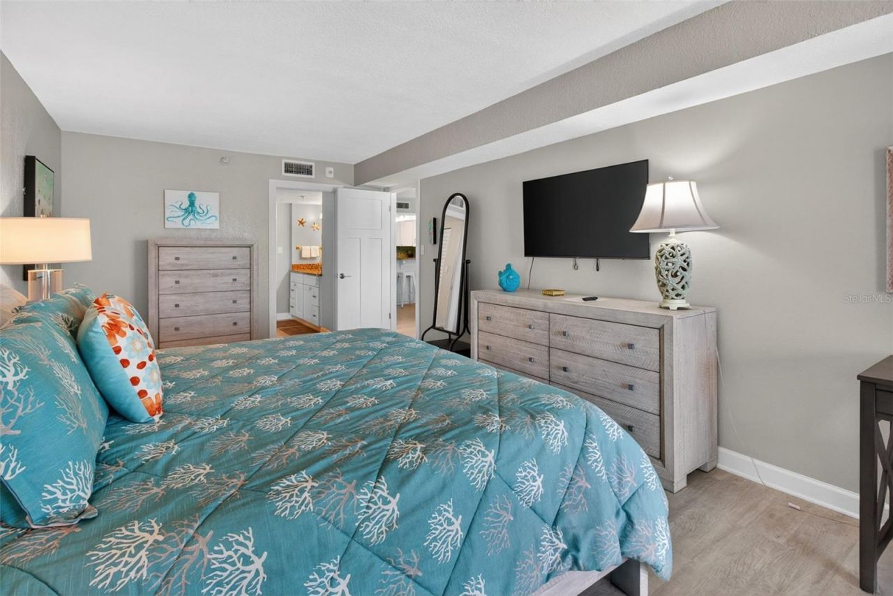 14600 Gulf Boulevard, Unit 401, Madeira Beach, FL 33708 Photo