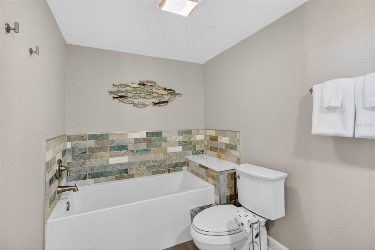 14600 Gulf Boulevard, Unit 401, Madeira Beach, FL 33708 Photo