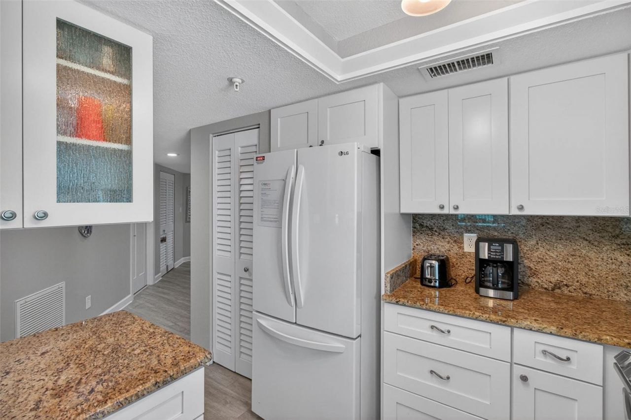 14600 Gulf Boulevard, Unit 401, Madeira Beach, FL 33708 Photo
