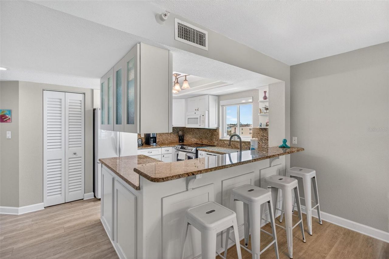 14600 Gulf Boulevard, Unit 401, Madeira Beach, FL 33708 Photo