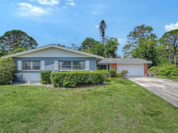2436 BREAKWATER CIRCLE , SARASOTA, FL 34231