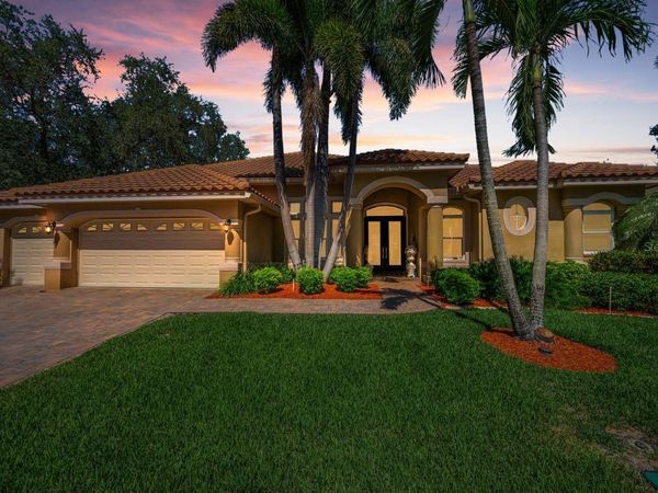 970 SOUTHERN PINE COURT NE, ST PETERSBURG, FL 33703