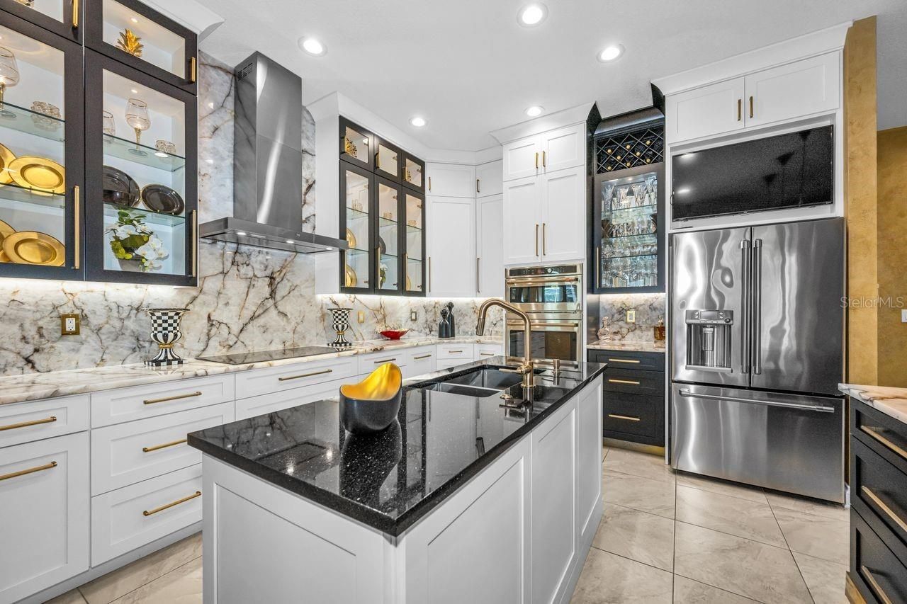 970 Southern Pine Court Ne, Saint Petersburg, FL 33703 Photo
