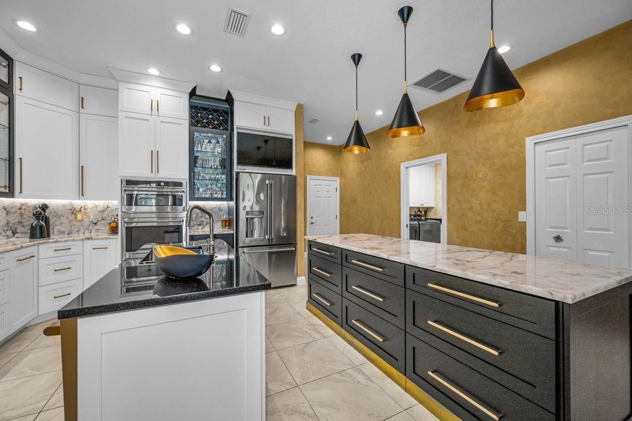970 Southern Pine Court Ne, Saint Petersburg, FL 33703 Photo