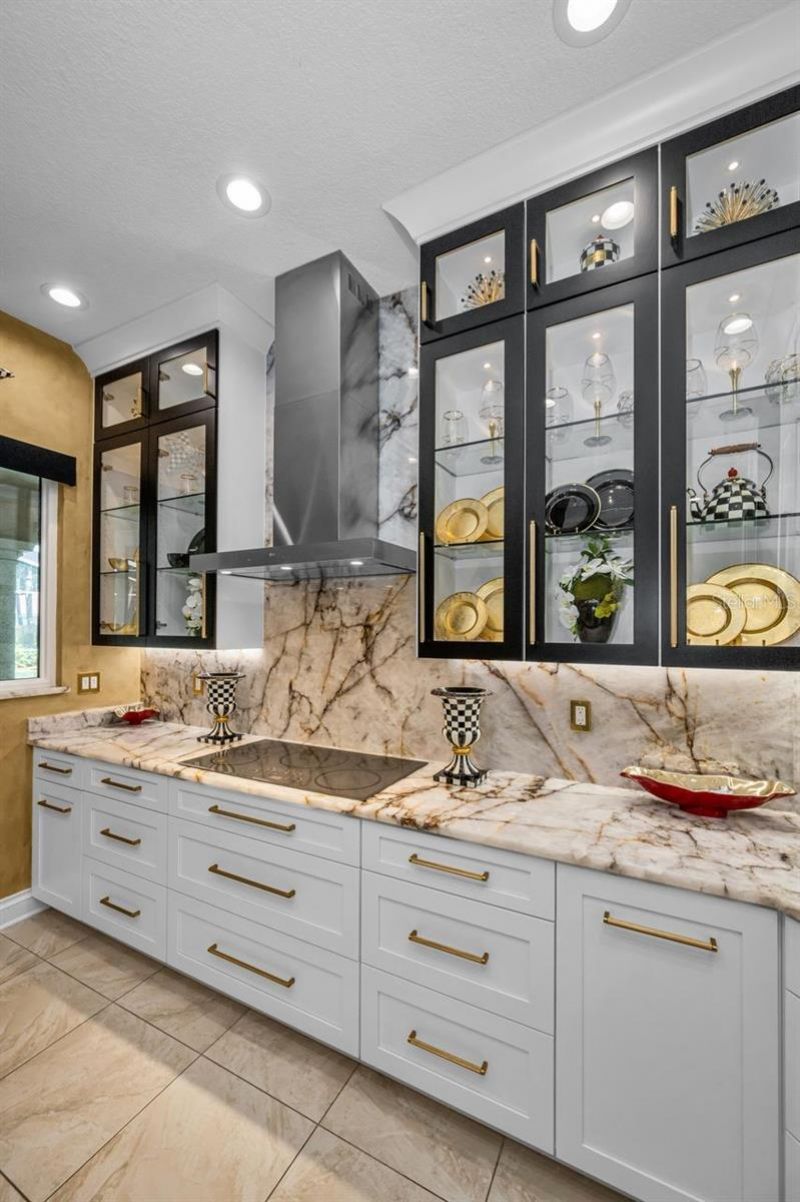 970 Southern Pine Court Ne, Saint Petersburg, FL 33703 Photo