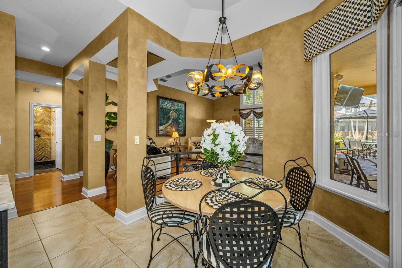 970 Southern Pine Court Ne, Saint Petersburg, FL 33703 Photo