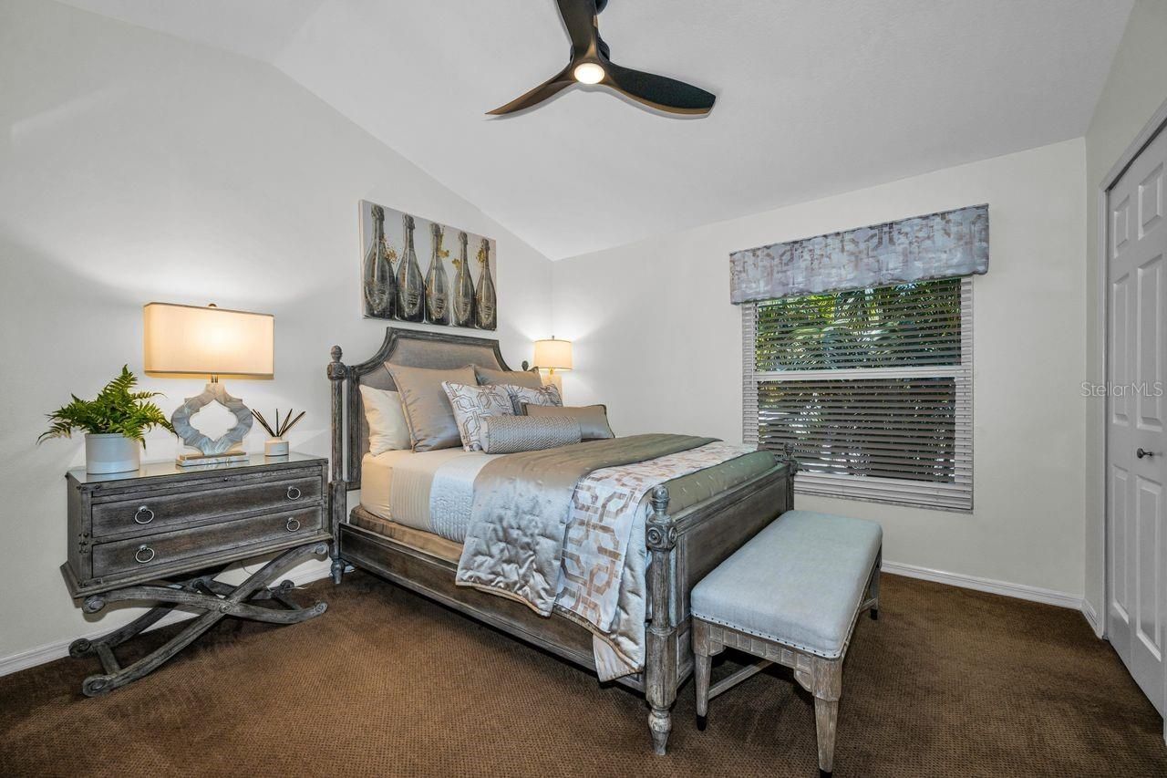 970 Southern Pine Court Ne, Saint Petersburg, FL 33703 Photo