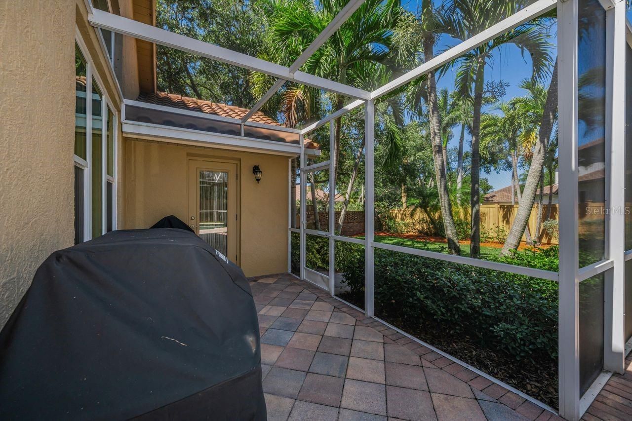 970 Southern Pine Court Ne, Saint Petersburg, FL 33703 Photo