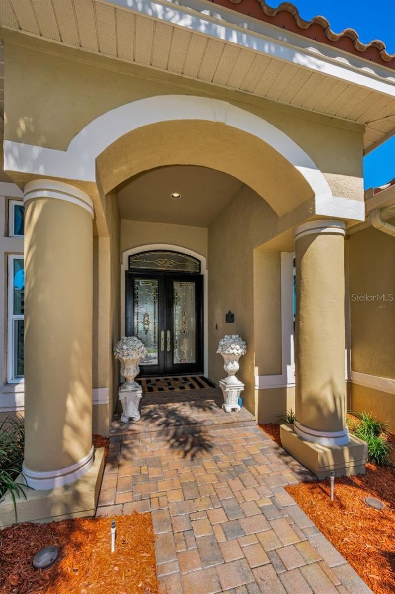 970 Southern Pine Court Ne, Saint Petersburg, FL 33703 Photo