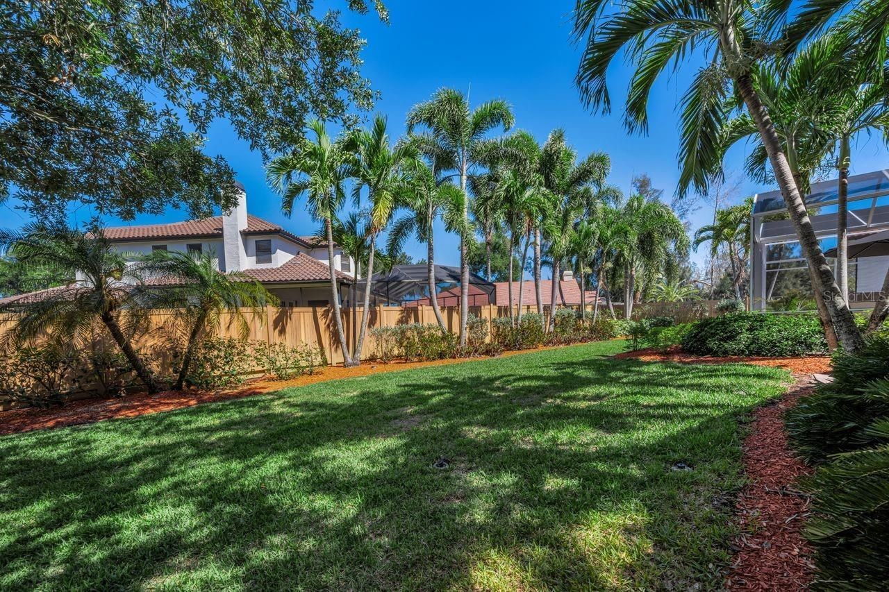 970 Southern Pine Court Ne, Saint Petersburg, FL 33703 Photo
