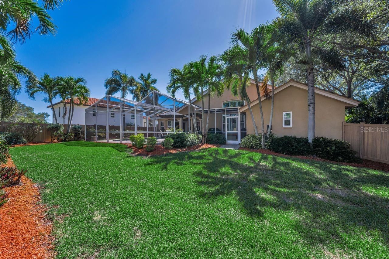 970 Southern Pine Court Ne, Saint Petersburg, FL 33703 Photo
