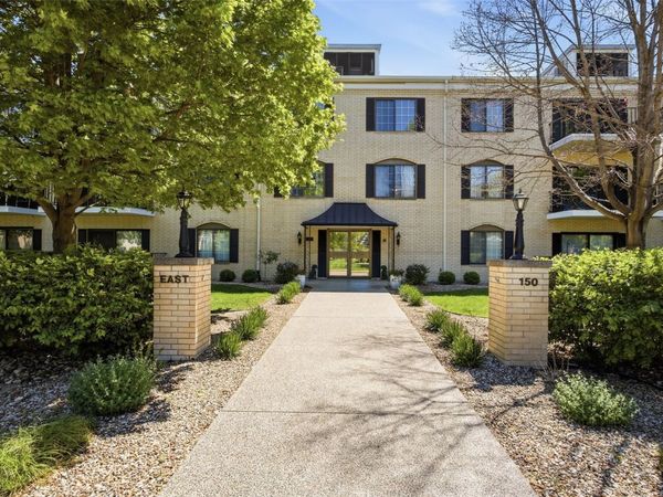 150 Thompson Drive SE, Unit 216, Cedar Rapids, IA 52403
