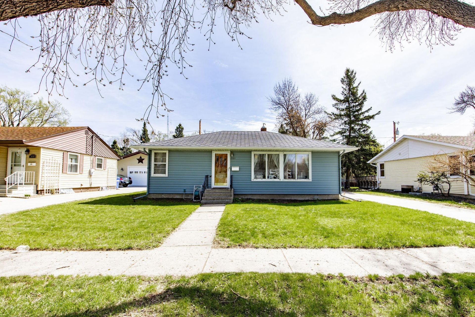 2101 7th Street N primary photo