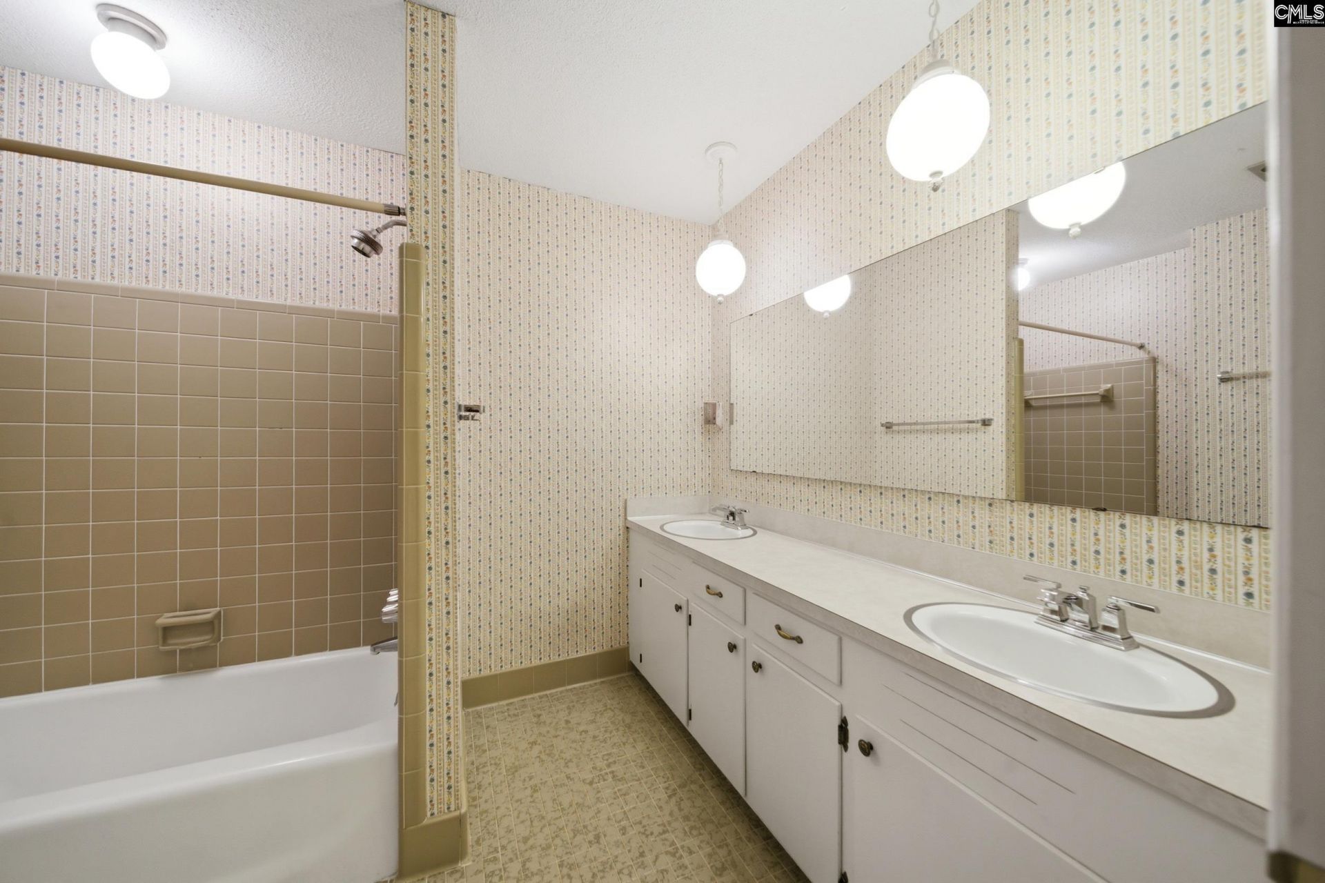 808 Kingsbridge Road Photo 22