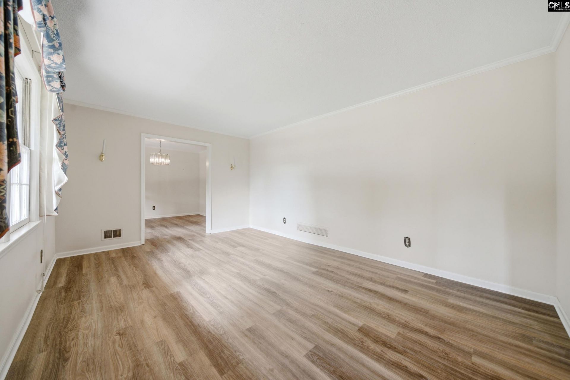 808 Kingsbridge Road Photo 3