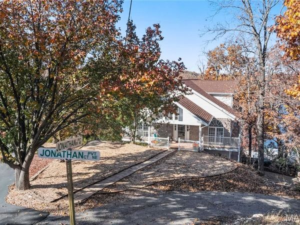 21 Jonathan Court , Lake Ozark, MO 65049
