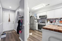 565 White River Dr. photo 4