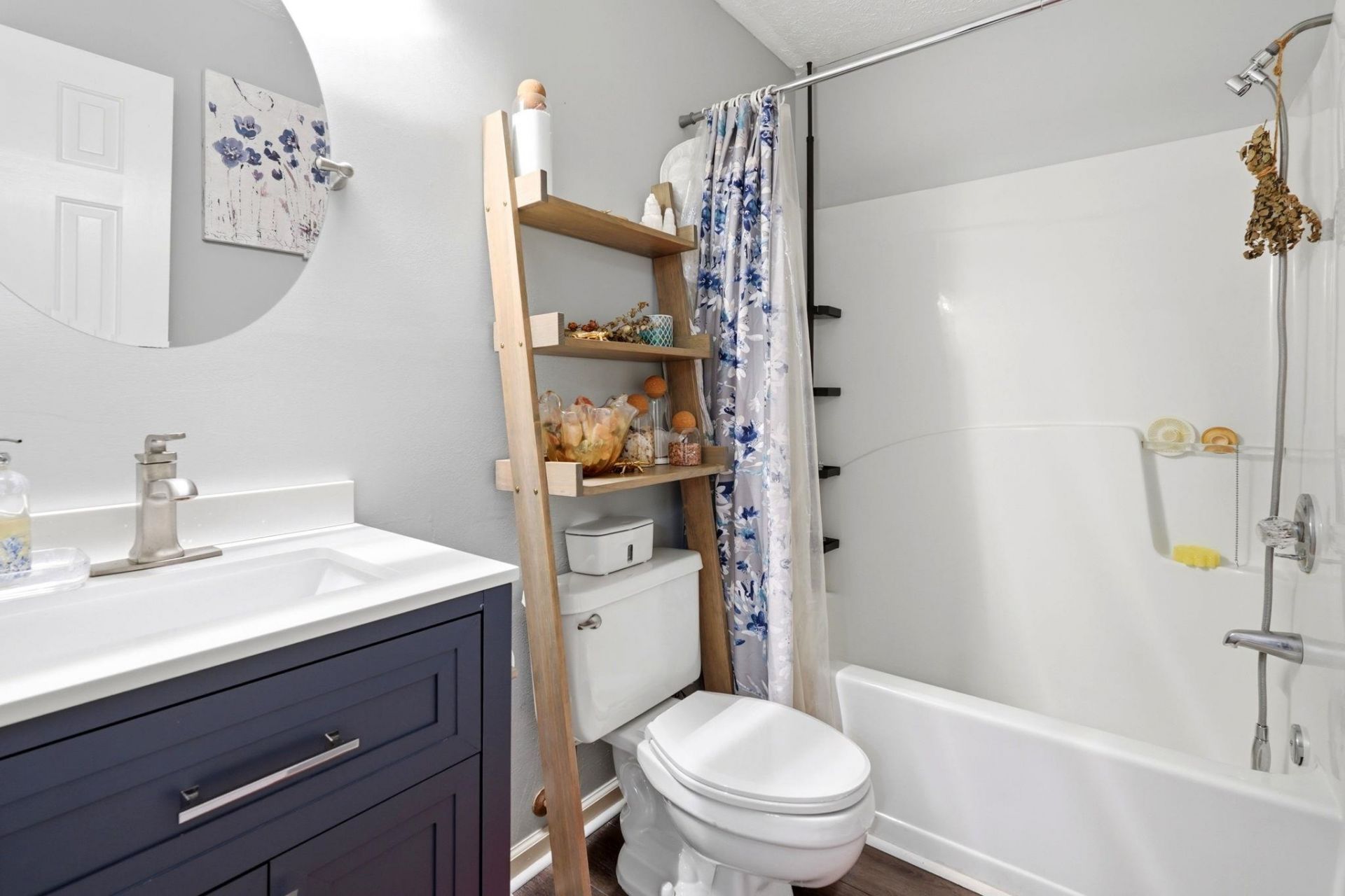 565 White River Dr. Photo 32