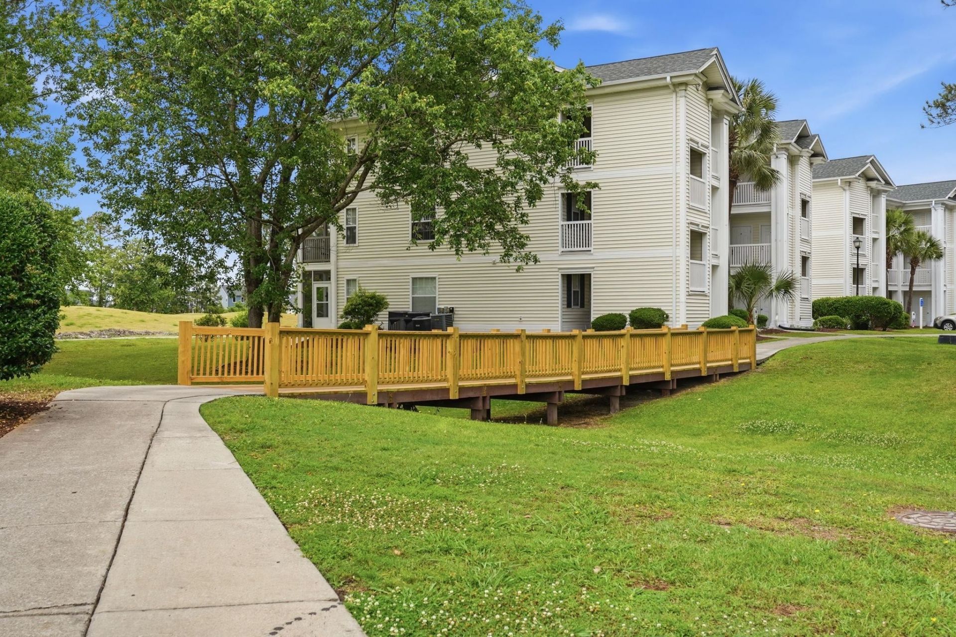 565 White River Dr. Photo 43