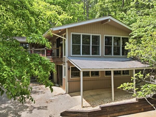206 White Antelope Street , Waleska, GA 30183