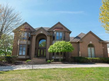 54554 E Whitby Way, Shelby Twp, MI 48316
