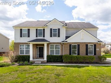 228 HEATHERBRAE Court, Oakland Twp, MI 48363