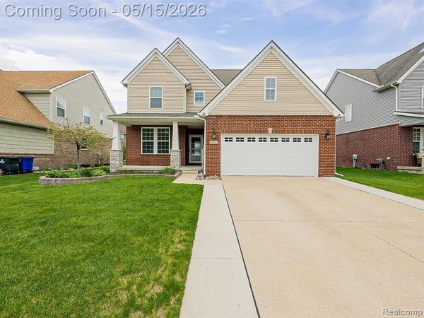 7994 Chestnut Drive, Westland, MI 48185