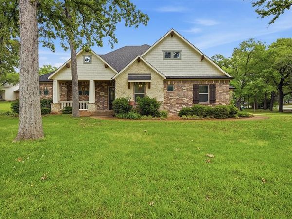 1107 Kiowa Drive E, Lake Kiowa, TX 76240