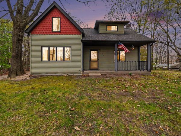 811 N Washington Avenue, Ludington, MI 49431