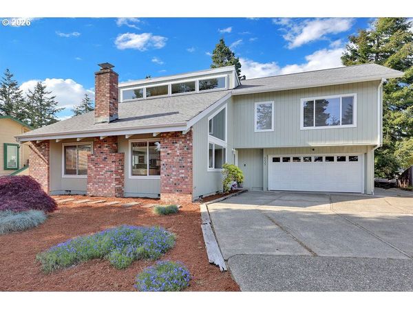 2235 10TH ST, Florence, OR 97439