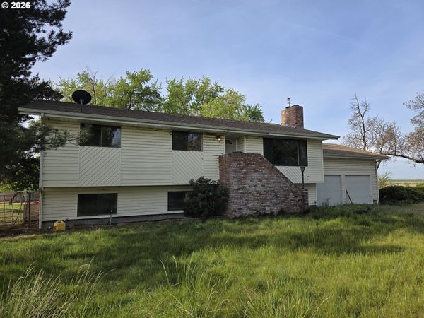 81503 W EIGHTH RD, Irrigon, OR 97844