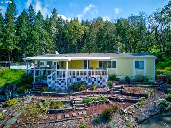 1160 CLEVELAND LOOP DR, Roseburg, OR 97471